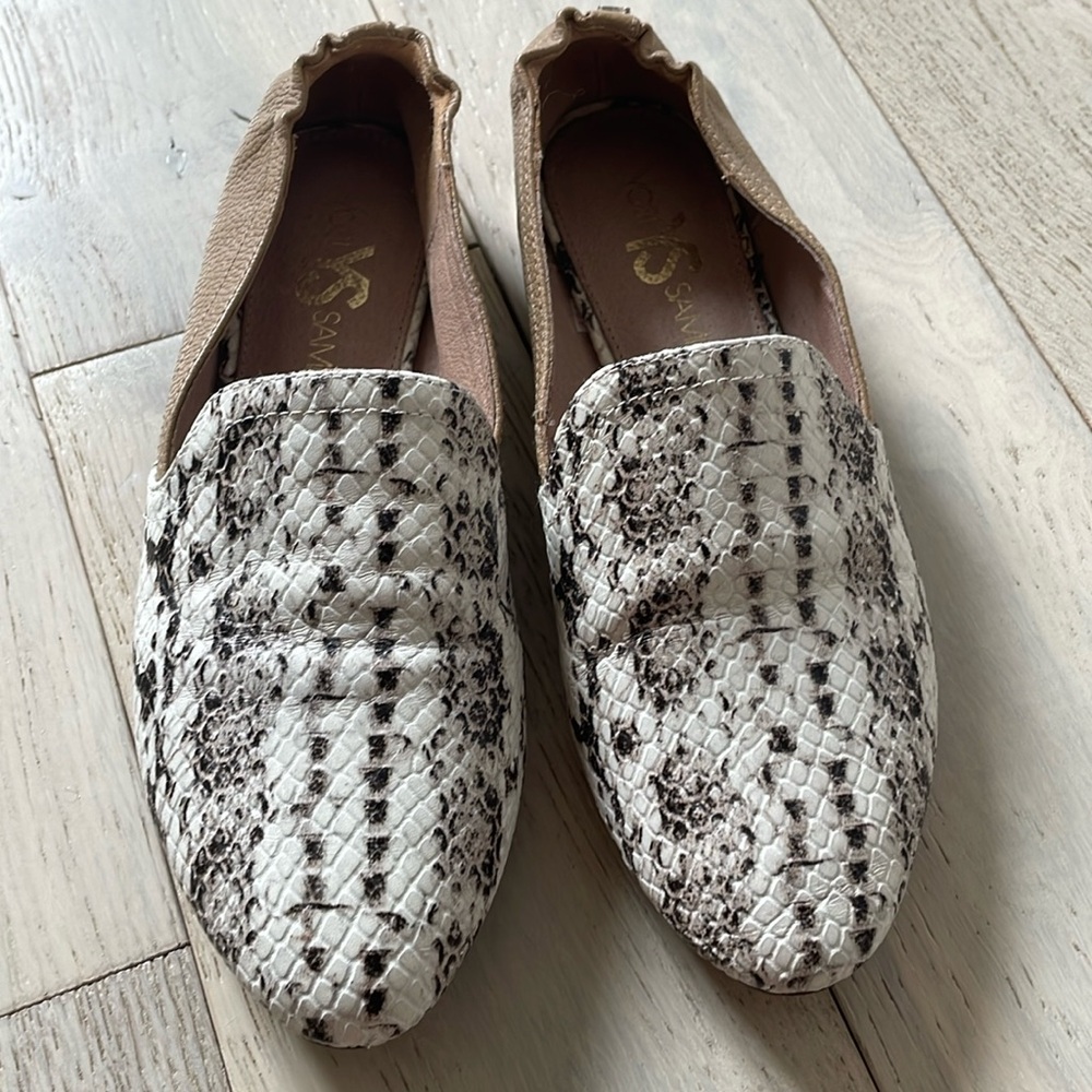 Yosi Samira Preslie Snake Embossed Leather Loafer | Slip On | Size 5